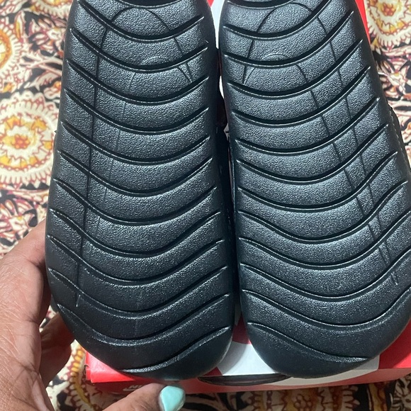 Nike Kids Black Slide Sandals with White Logo - Picture 3 of 4